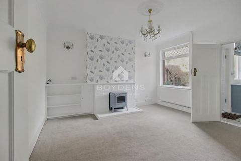 3 bedroom semi-detached house to rent, Ipswich Road, Colchester CO4