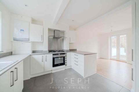 3 bedroom semi-detached house for sale, Matson Road, Ipswich, IP1