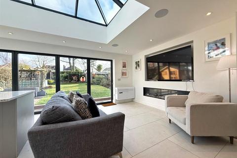 4 bedroom detached house for sale, Kenwood Drive, Copthorne, Shrewsbury
