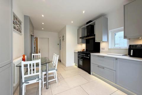 4 bedroom detached house for sale, Kenwood Drive, Copthorne, Shrewsbury