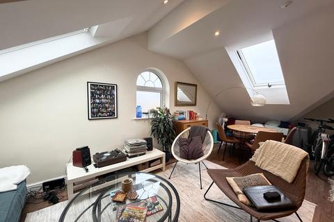 3 bedroom flat to rent, Borland Road, Peckham, SE15