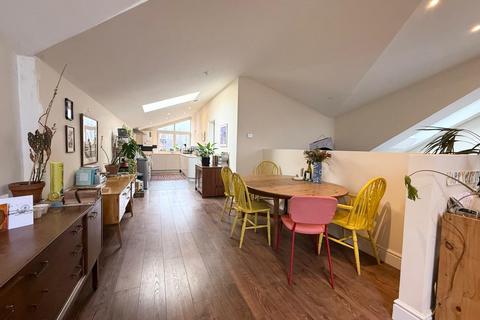 3 bedroom flat to rent, Borland Road, Peckham, SE15
