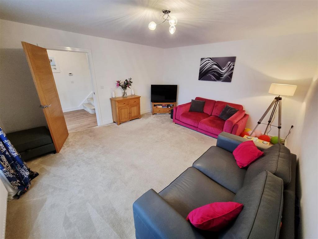 Sitting room 1.jpg