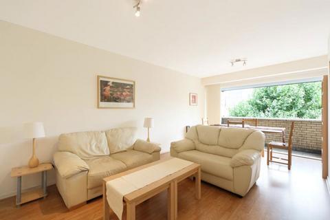 2 bedroom flat to rent, The Colonnades, London W2