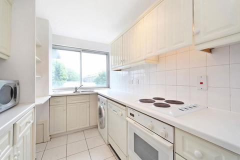 2 bedroom flat to rent, The Colonnades, London W2