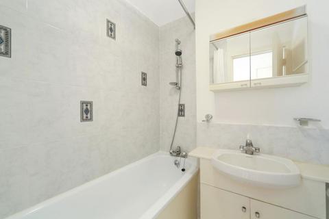 2 bedroom flat to rent, The Colonnades, London W2