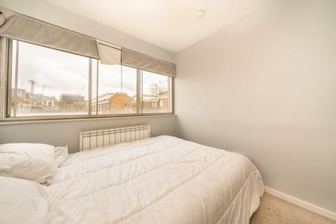 2 bedroom flat to rent, The Colonnades, London W2