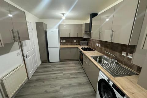 2 bedroom terraced house to rent, Marabou Close, London, E12