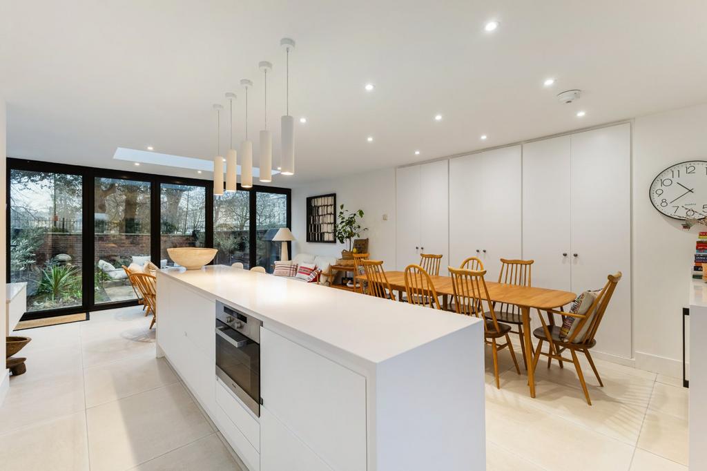 Kitchen/Dining