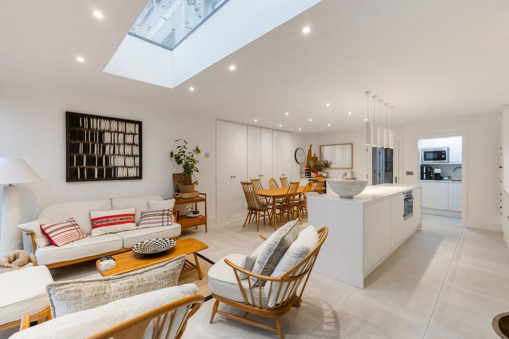 Kitchen/Dining