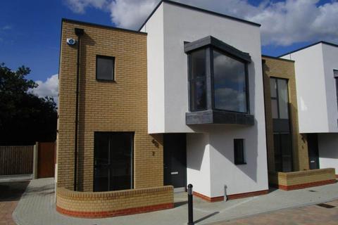 undefined, Off Adalia Crescent, Leigh On Sea
