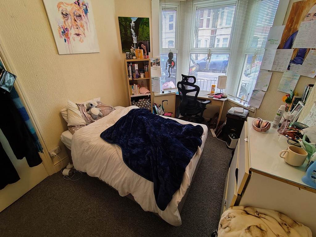 Ground floor front b