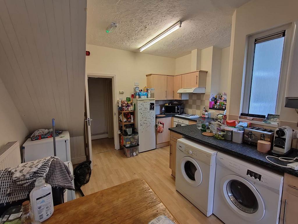 Kitchen (2)