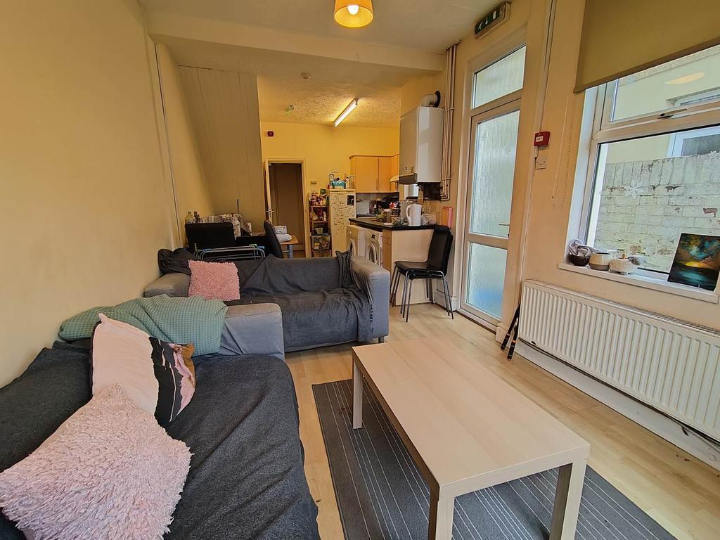 Living room (2)