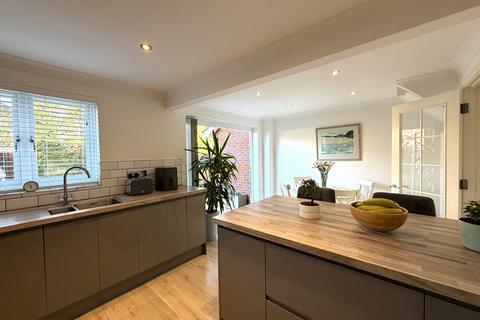 undefined, Lyme Way, Swindon SN25