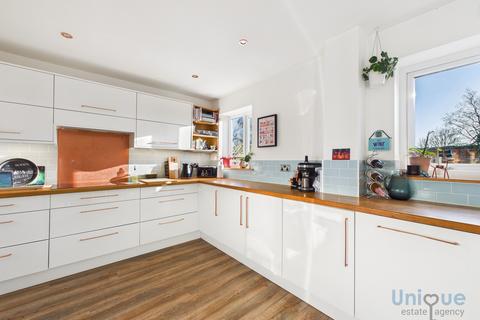 4 bedroom detached house for sale, Alexandra Road, Wesham PR4