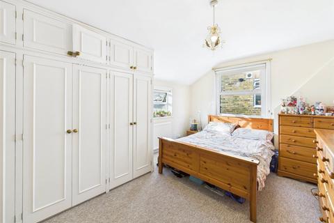 2 bedroom apartment to rent, Glamorgan Road, Hampton Wick