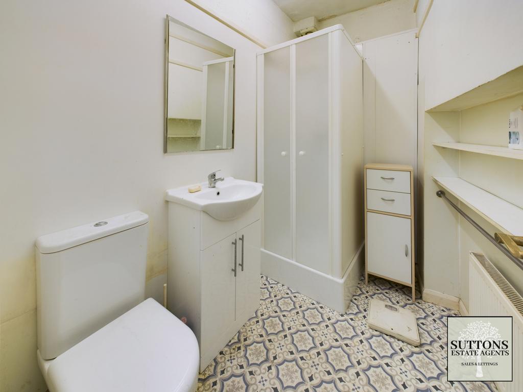 Bathroom downstairs
