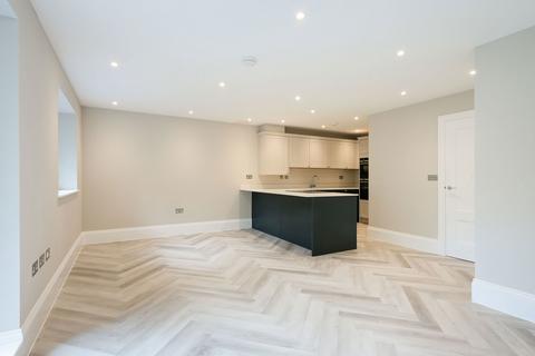 2 bedroom apartment for sale, Westerham Road, Oxted RH8