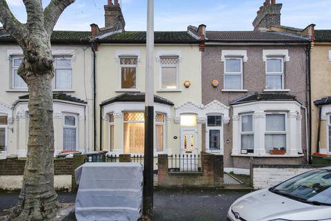 3 bedroom terraced house to rent, Masterman Road, London E6