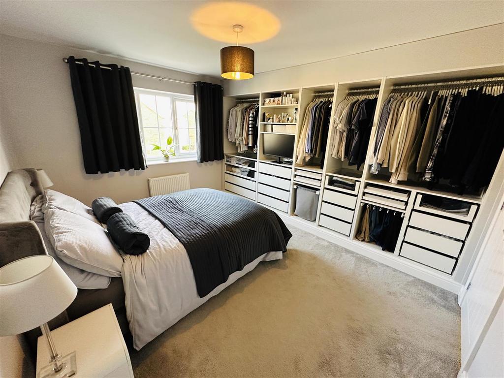 Bedroom 1.jpg