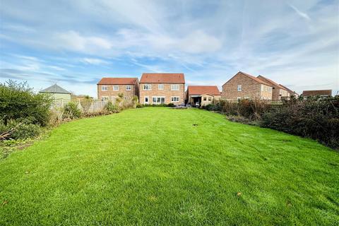 5 bedroom detached house for sale, Windsor Close, Cawood