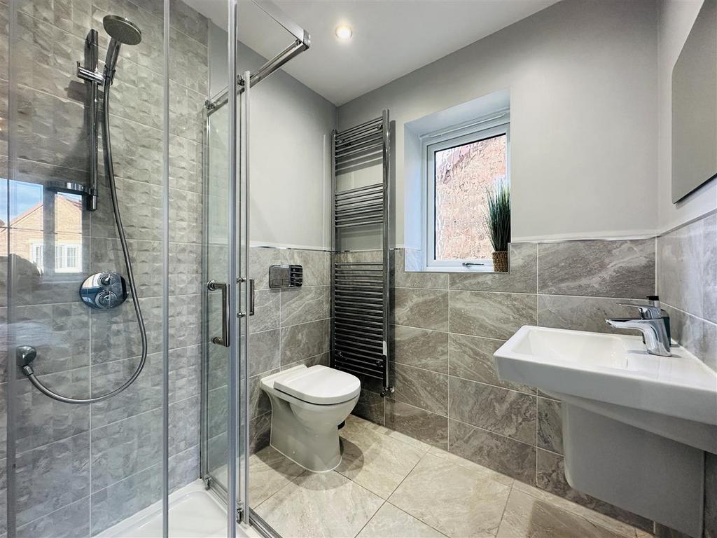 Ensuite2.jpg