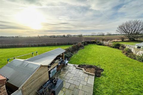 5 bedroom detached house for sale, Windsor Close, Cawood
