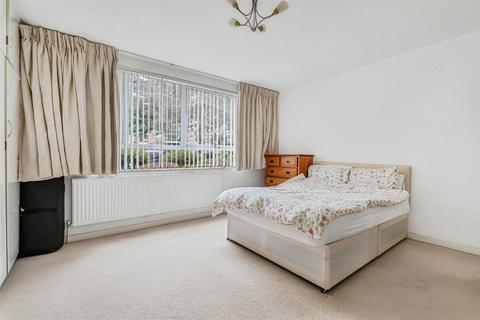 3 bedroom flat to rent, Station Road, Hendon, London