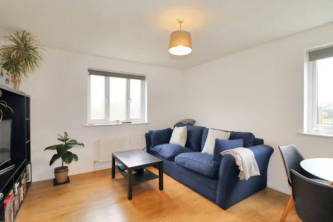 1 bedroom flat to rent, Mayfield Road, Hersham KT12