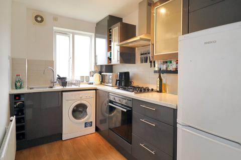 1 bedroom flat to rent, Mayfield Road, Hersham KT12