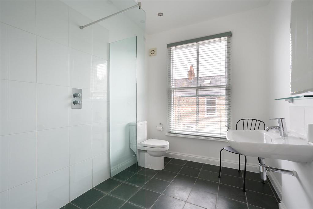 Family bathroom