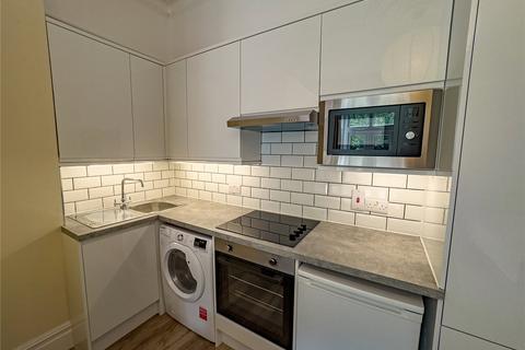 Studio to rent, Blenheim Gardens, London, NW2