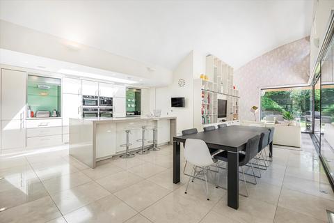 undefined, Newnham Hill, Henley-on-Thames, RG9