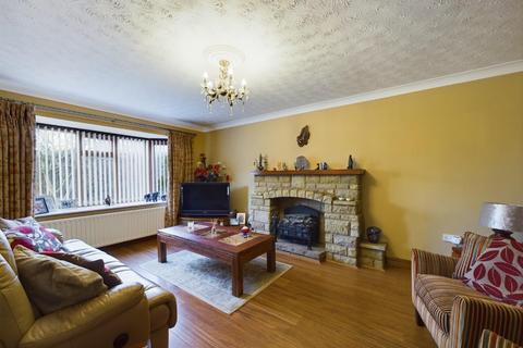 3 bedroom detached bungalow to rent, Sandtoft Close, Lincoln