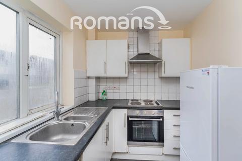 2 bedroom flat to rent, Quantock Close, Harlington, Hayes, UB3