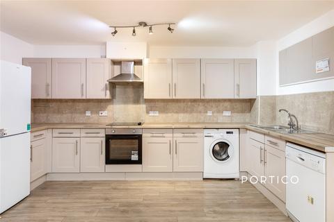 2 bedroom flat to rent, Hull Place, London, E16