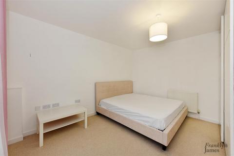 1 bedroom apartment to rent, Len Bishop Court, Wapping, E1W