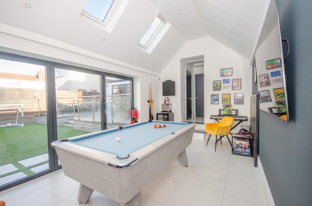 Family-games room pic 2.jpg