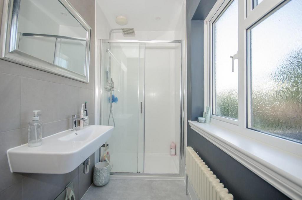 Ensuite.jpg