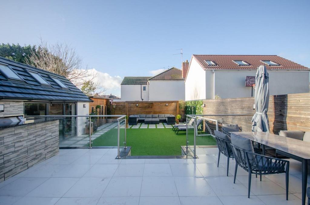 Rear garden.jpg
