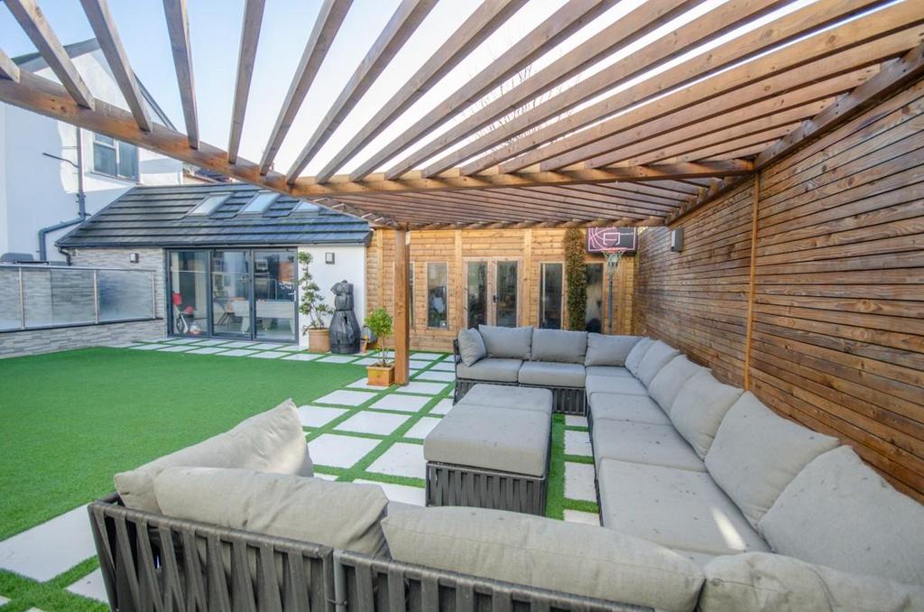 Outdoor seating.jpg