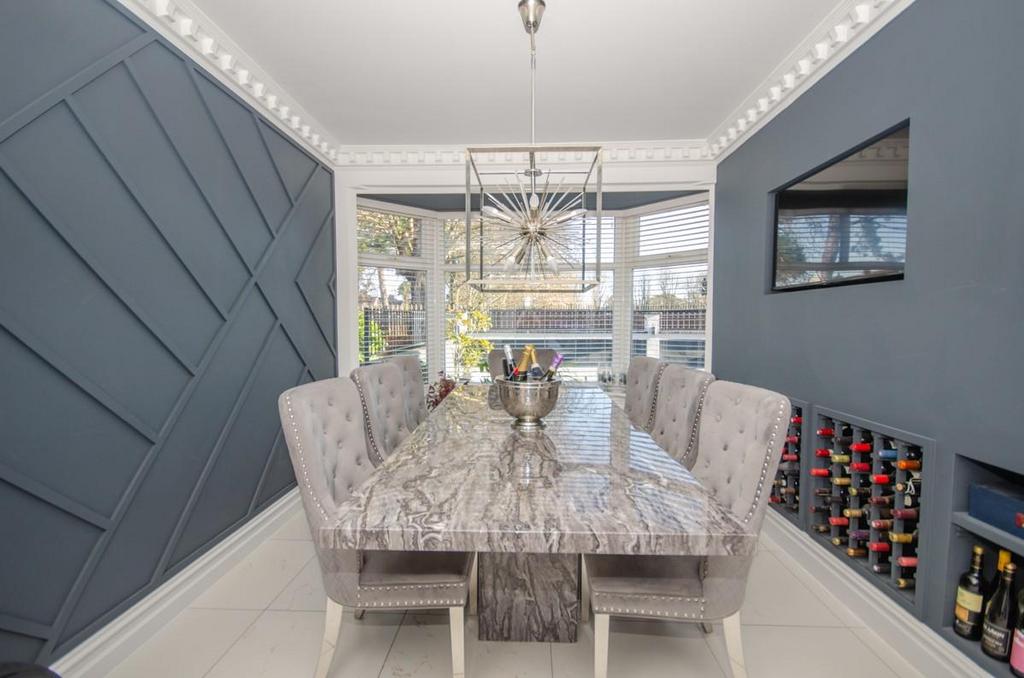 Dining room.jpg