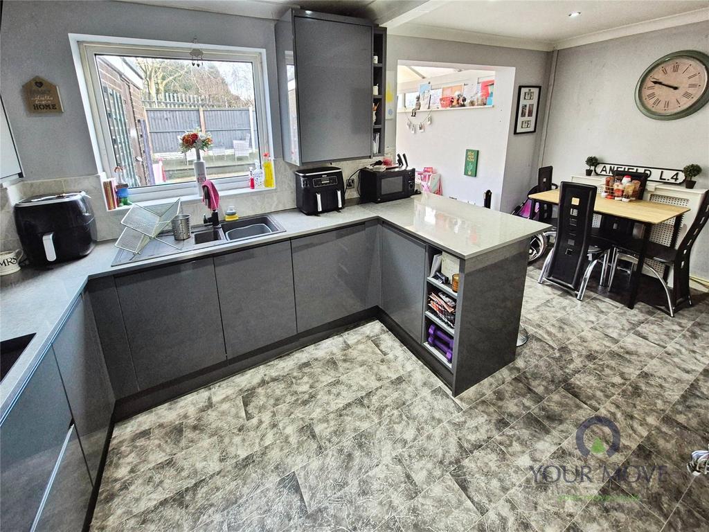Kitchen/Dining Room
