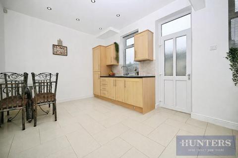 3 bedroom terraced house for sale, South View, Greengates, Bradford