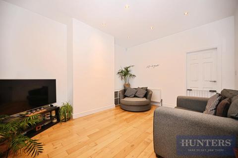 3 bedroom terraced house for sale, South View, Greengates, Bradford