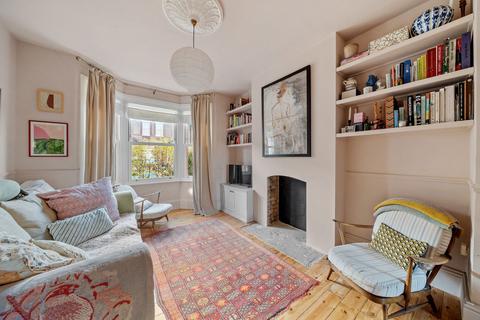 2 bedroom terraced house for sale, Benares Road, London SE18