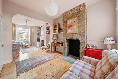 2 bedroom terraced house for sale, Benares Road, London SE18