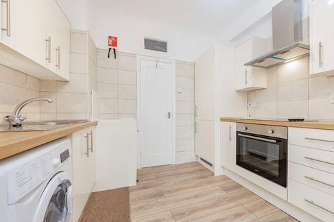 2 bedroom flat to rent, Grove End Road, London NW8