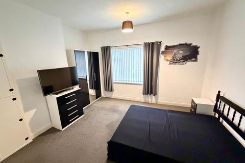 2 bedroom terraced house to rent, Kitchener Street, Darlington DL3
